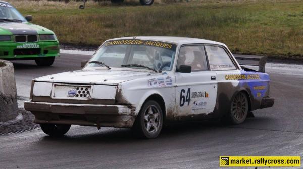 volvo 240 rallycross zonder motor en versnellingsbak