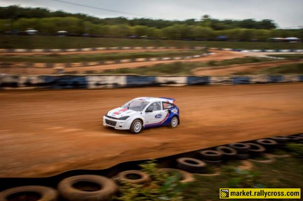 Ford Focus supercar