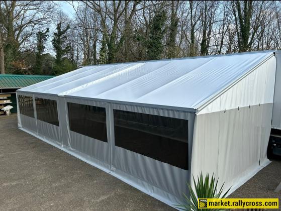 Racetrailer with tent